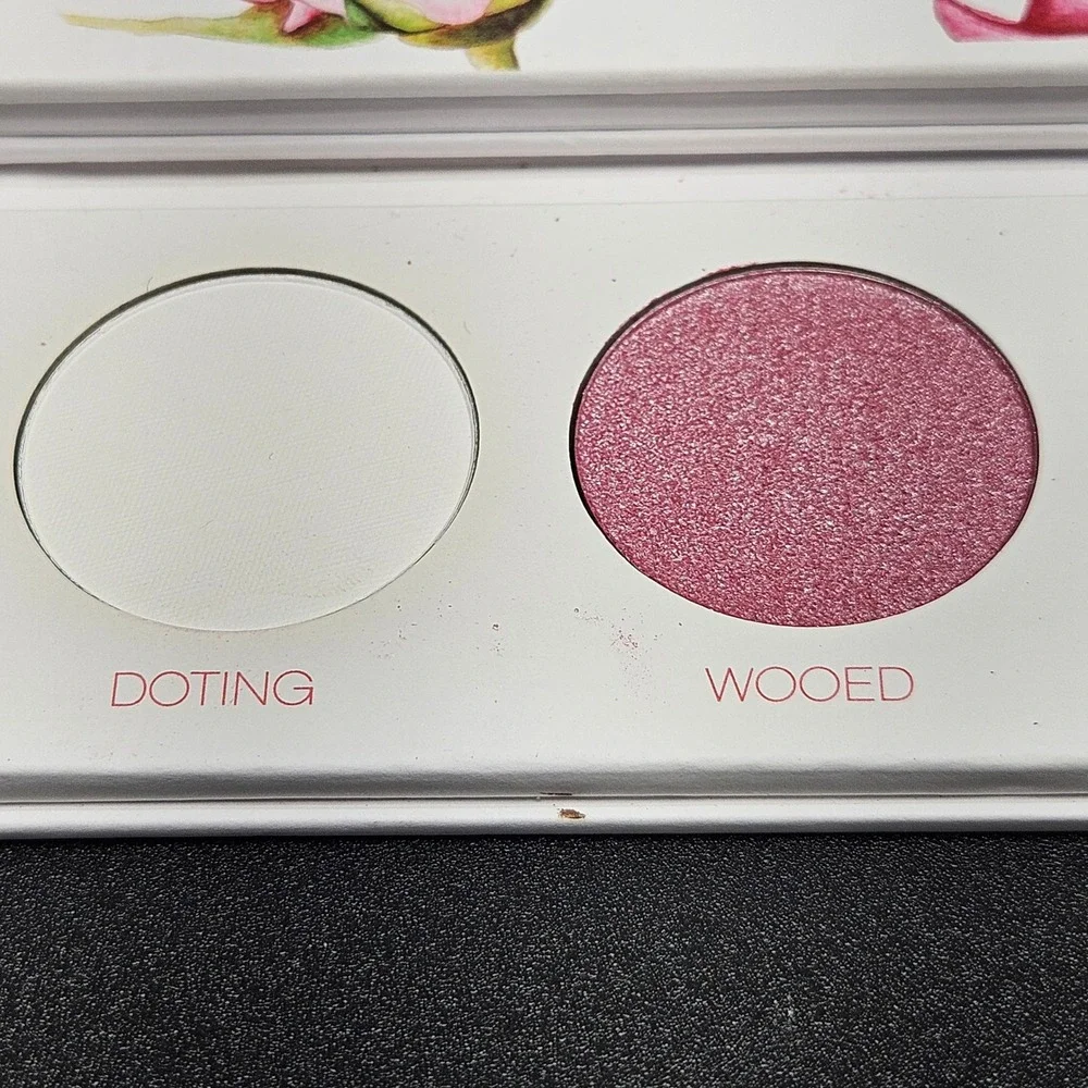 Younique Moodstruck Beloved Volume 2 Pressed Shadow Palette Quad Discontinued